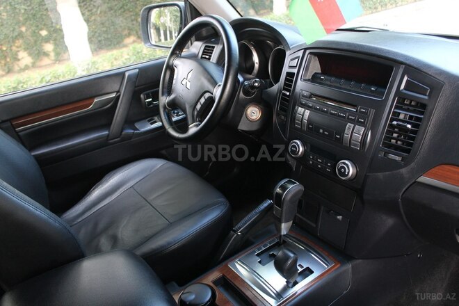 Mitsubishi Pajero 2008, 259,000 km - 3.0 l - Bakı