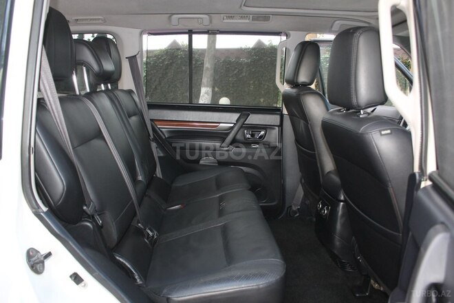 Mitsubishi Pajero 2008, 259,000 km - 3.0 l - Bakı