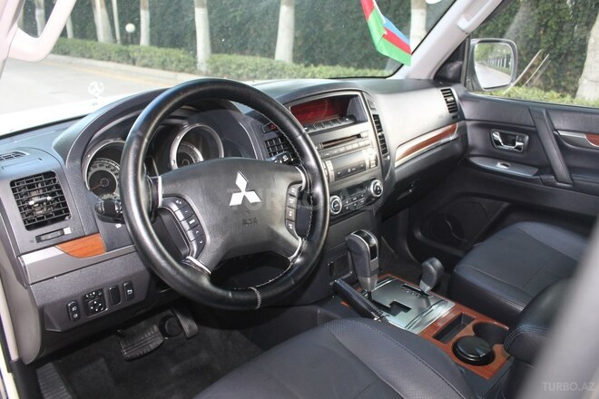 Mitsubishi Pajero 2008, 259,000 km - 3.0 l - Bakı