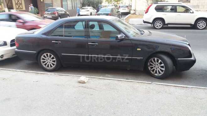 Mercedes E 220 1998, 270,000 km - 2.2 l - Bakı