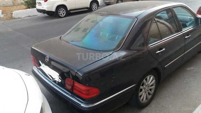Mercedes E 220 1998, 270,000 km - 2.2 l - Bakı