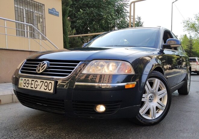 Volkswagen Passat 2004, 233,500 km - 1.8 l - Bakı