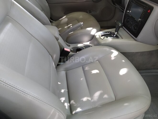 Volkswagen Passat 2004, 233,500 km - 1.8 l - Bakı