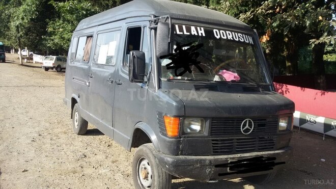 Mercedes 208 D 1991, 64,343 km - 2.5 l - Astara