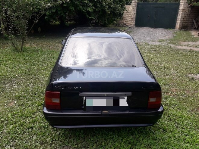 Opel Vectra 1992, 317,190 km - 1.6 l - Zaqatala