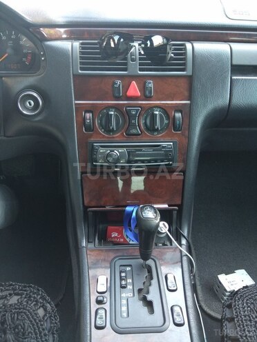 Mercedes E 200 1997, 201,935 km - 0.2 l - Bakı