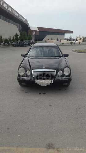 Mercedes E 240 1999, 300,000 km - 2.4 l - Xaçmaz