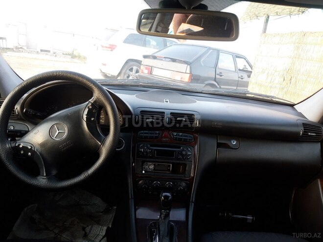Mercedes C 220 2000, 310,000 km - 2.2 l - Bakı