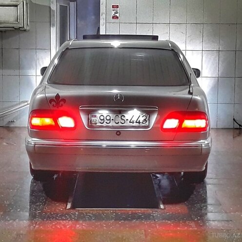 Mercedes E 240 2000, 219,000 km - 2.6 л - Sumqayıt