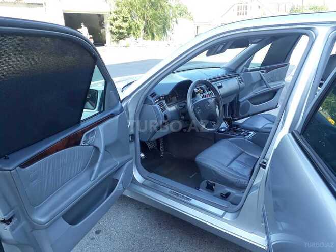 Mercedes E 240 2000, 219,000 km - 2.6 л - Sumqayıt