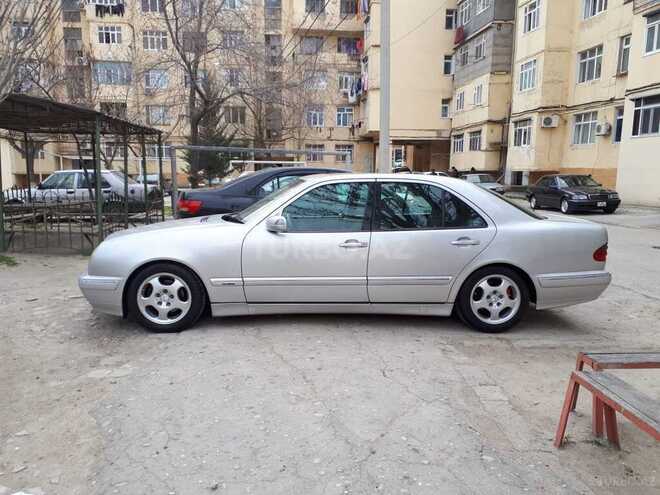 Mercedes E 240 2000, 219,000 km - 2.6 л - Sumqayıt