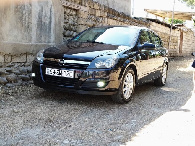 Opel Astra 2005, 15,000 km - 1.4 l - Qusar