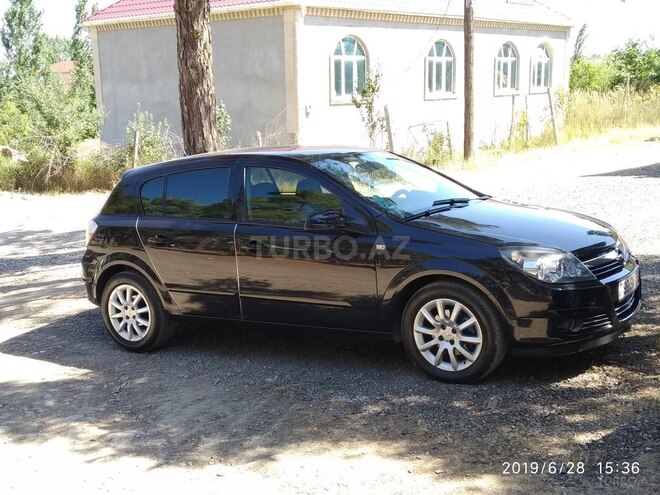 Opel Astra 2005, 15,000 km - 1.4 l - Qusar