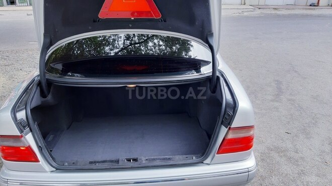 Mercedes E 270 2001, 350,000 km - 2.7 l - Bakı