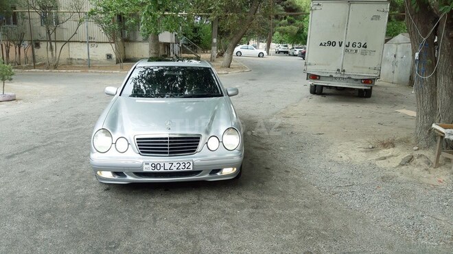Mercedes E 270 2001, 350,000 km - 2.7 l - Bakı