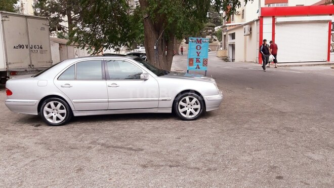 Mercedes E 270 2001, 350,000 km - 2.7 l - Bakı