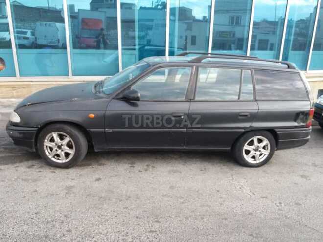 Opel Astra 1996, 200,000 km - 1.8 л - Bakı
