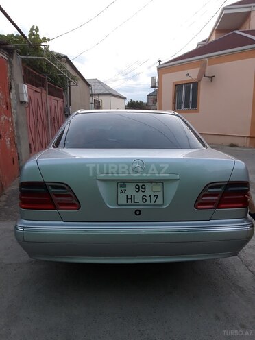 Mercedes E 240 2001, 291,207 km - 2.4 l - Bakı