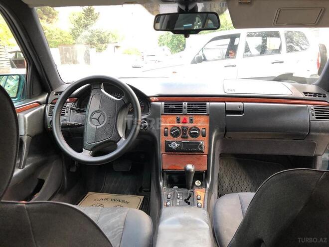 Mercedes E 230 1997, 250,000 km - 2.3 l - Bakı
