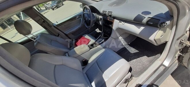 Mercedes C 230 2001, 250,000 km - 2.5 l - Qazax