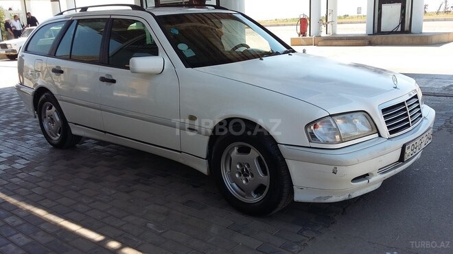 Mercedes C 220 2000, 395,213 km - 2.2 l - Biləsuvar