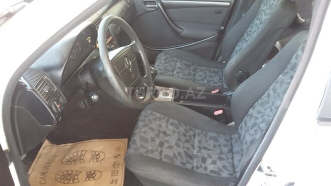 Mercedes C 220 2000, 395,213 km - 2.2 l - Biləsuvar