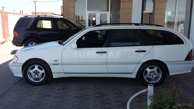 Mercedes C 220 2000, 395,213 km - 2.2 l - Biləsuvar
