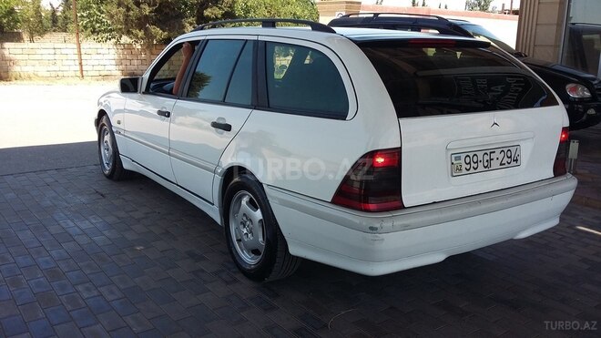Mercedes C 220 2000, 395,213 km - 2.2 l - Biləsuvar