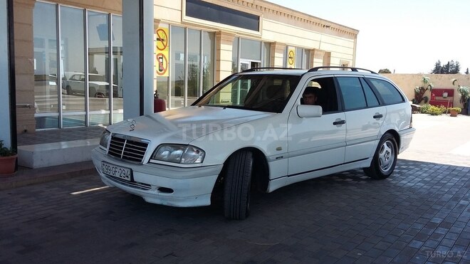 Mercedes C 220 2000, 395,213 km - 2.2 l - Biləsuvar