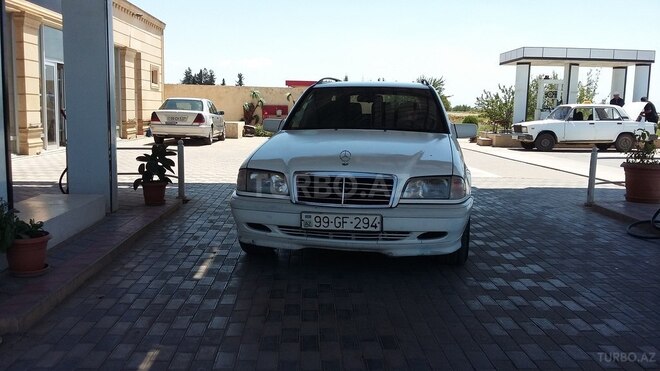 Mercedes C 220 2000, 395,213 km - 2.2 l - Biləsuvar