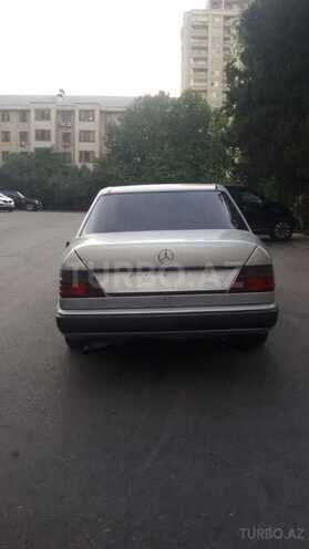 Mercedes E 300 1990, 497,650 km - 3.0 l - Bakı