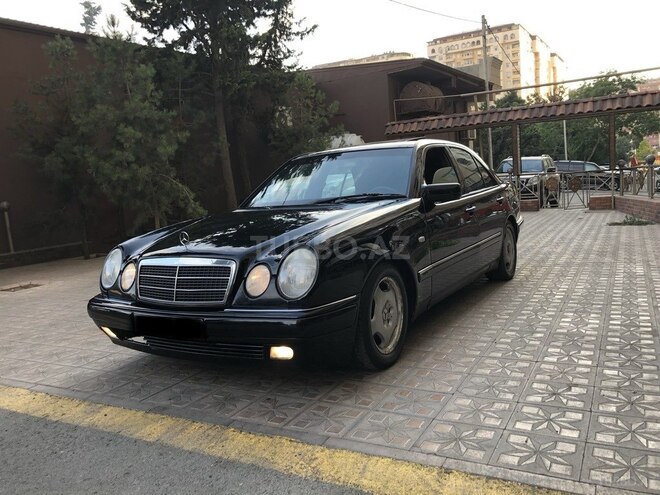 Mercedes E 320 1999, 287,000 km - 3.2 l - Bakı