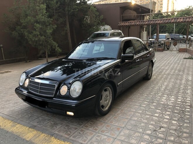 Mercedes E 320 1999, 287,000 km - 3.2 l - Bakı