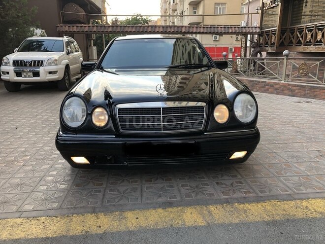 Mercedes E 320 1999, 287,000 km - 3.2 l - Bakı