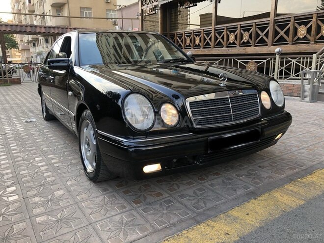 Mercedes E 320 1999, 287,000 km - 3.2 l - Bakı