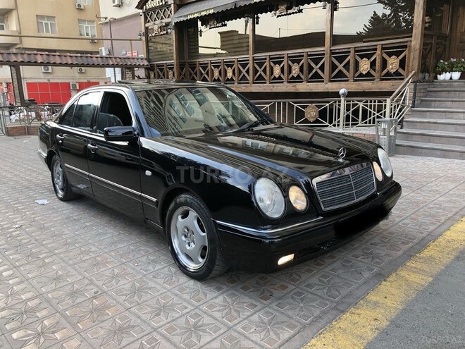 Mercedes E 320 1999, 287,000 km - 3.2 l - Bakı