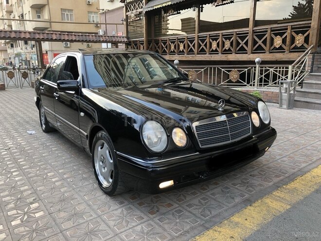 Mercedes E 320 1999, 287,000 km - 3.2 l - Bakı