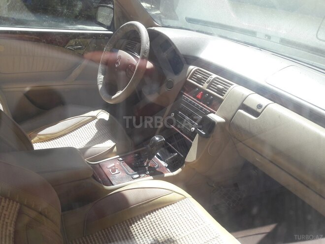 Mercedes E 220 2001, 370,000 km - 2.2 l - Bakı
