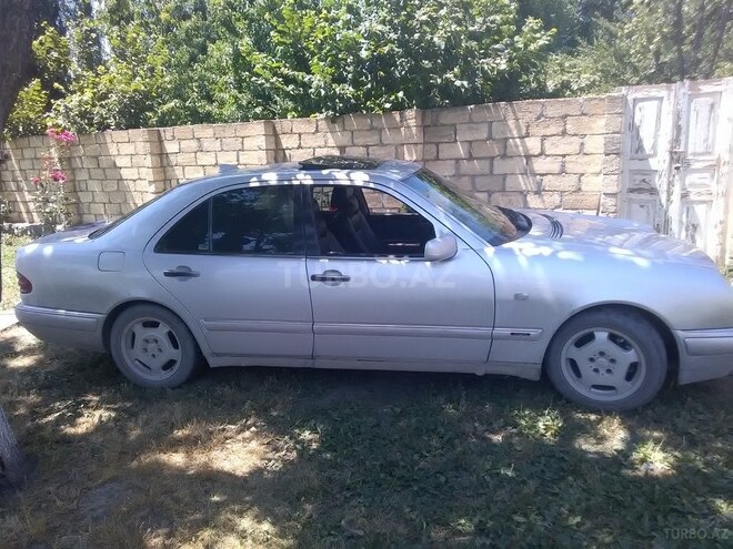 Mercedes E 270 1998, 300,000 km - 2.8 l - Qəbələ