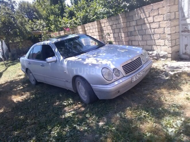 Mercedes E 270 1998, 300,000 km - 2.8 l - Qəbələ