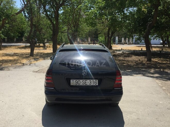Mercedes C 220 2003, 420,000 km - 2.2 l - Bakı