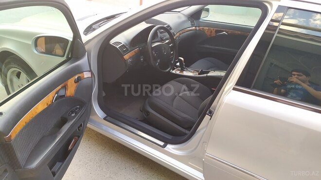 Mercedes E 220 2002, 399,000 km - 2.2 l - Bakı