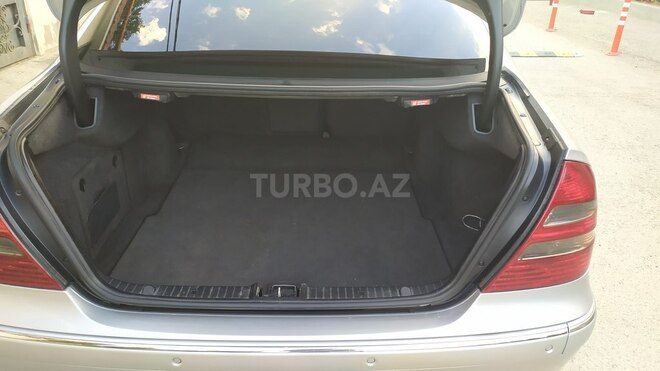 Mercedes E 220 2002, 399,000 km - 2.2 l - Bakı