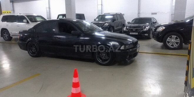 BMW 528 2000, 288,000 km - 2.8 л - Bakı