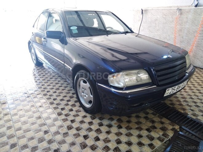 Mercedes C 180 1995, 302,000 km - 1.8 l - Bakı
