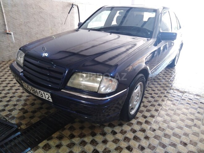 Mercedes C 180 1995, 302,000 km - 1.8 l - Bakı