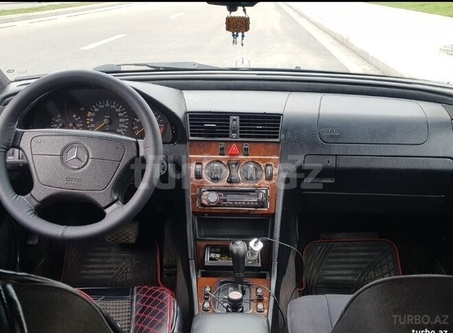 Mercedes C 180 1995, 302,000 km - 1.8 l - Bakı