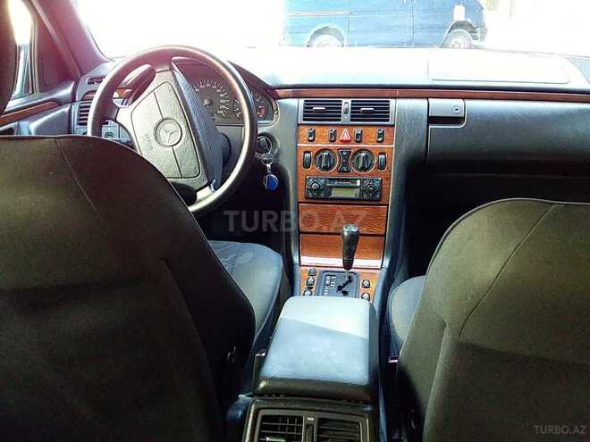 Mercedes E 200 1998, 256,000 km - 2.0 l - Bakı