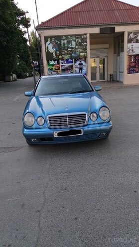 Mercedes E 200 1999, 325,000 km - 2.0 l - Bakı