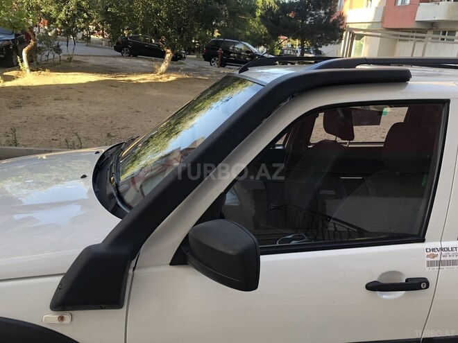 Chevrolet Niva 2015, 9,635 km - 1.7 l - Sumqayıt